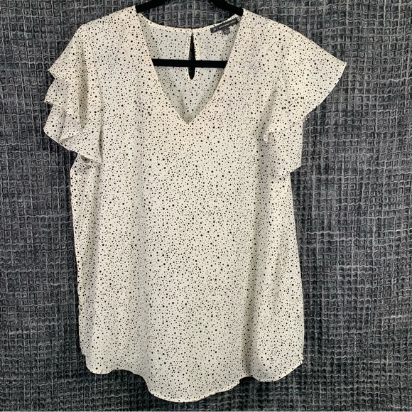 Adrianna Papell Tops - Adrianna Papell Women's Printed Flutter Sleeve V-Neck Top Size L WITH FLAWS #666